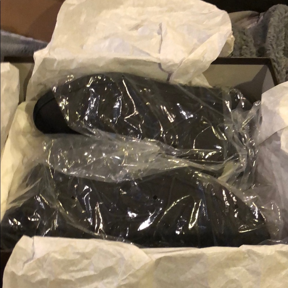 Men’s Gucci sneakers. Brand New. Size 10.5. Black